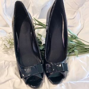 Jessica Simpson heels with bow